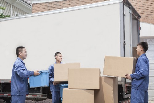 Packing and loading support for a Mayfair home relocation